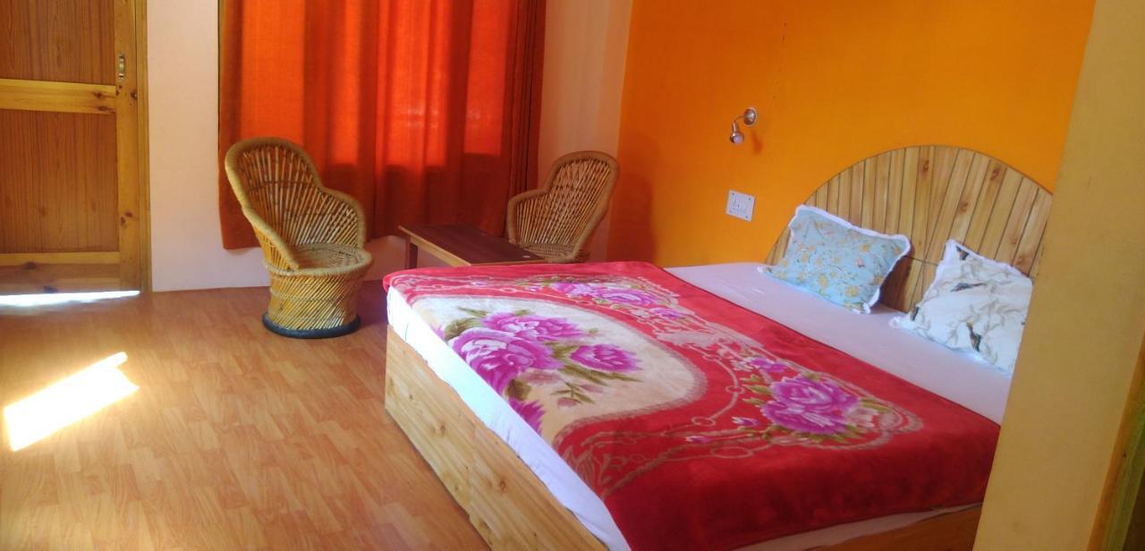 Rasta Cafe And Lodge Manāli Екстериор снимка