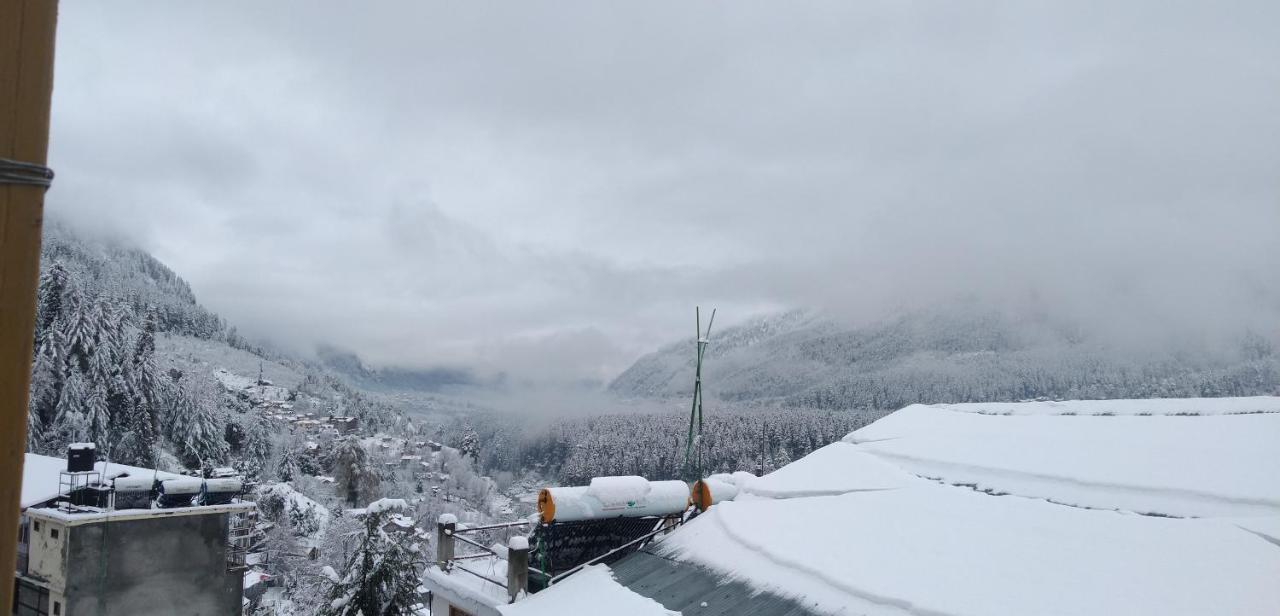 Rasta Cafe And Lodge Manāli Екстериор снимка