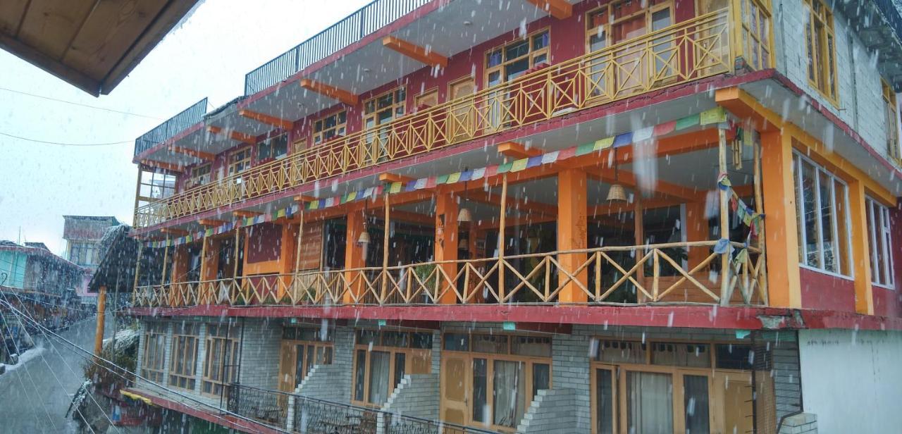 Rasta Cafe And Lodge Manāli Екстериор снимка