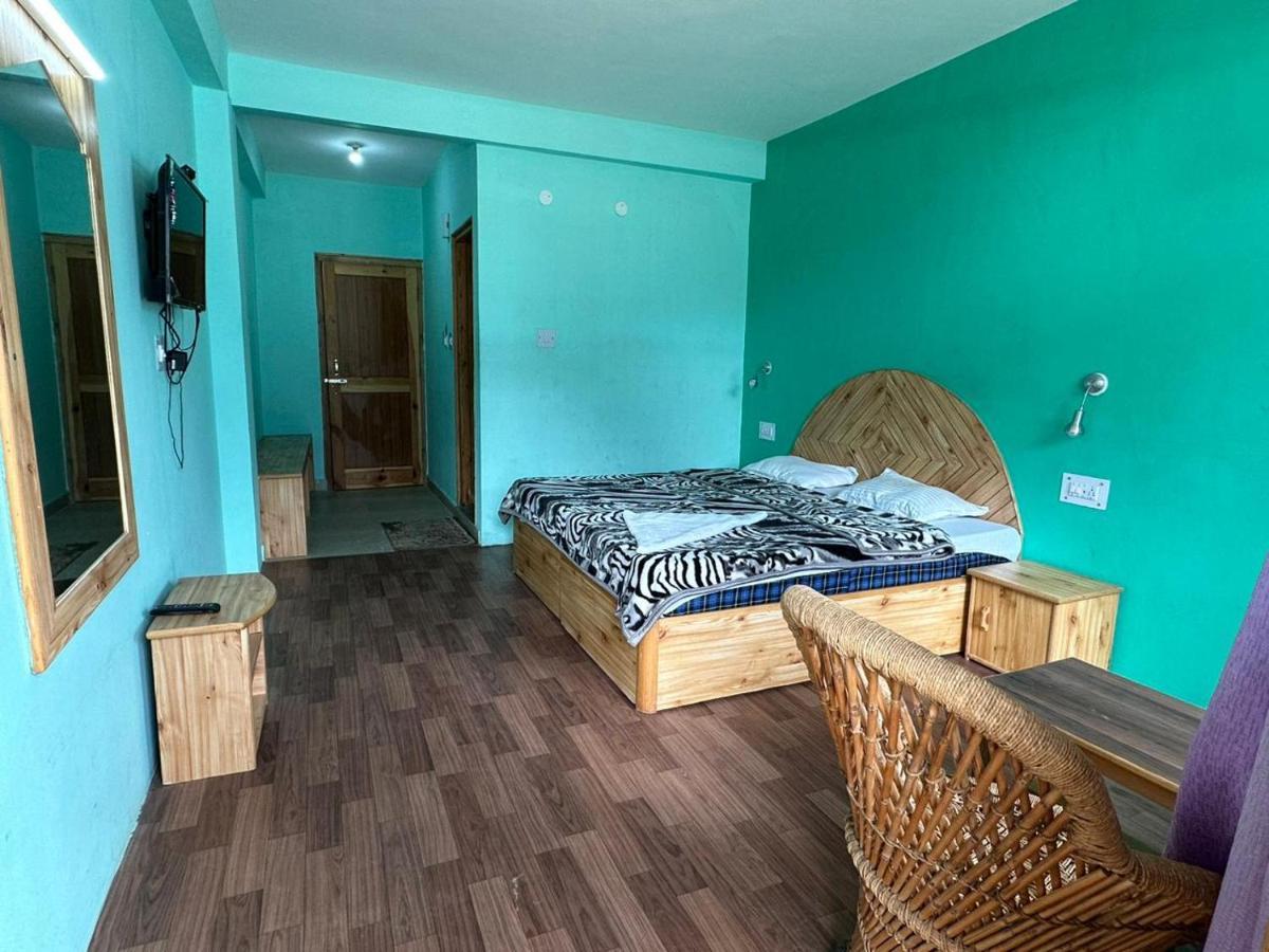Rasta Cafe And Lodge Manāli Екстериор снимка